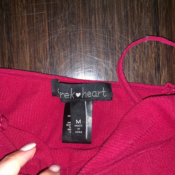 One piece - Picture 2 of 2